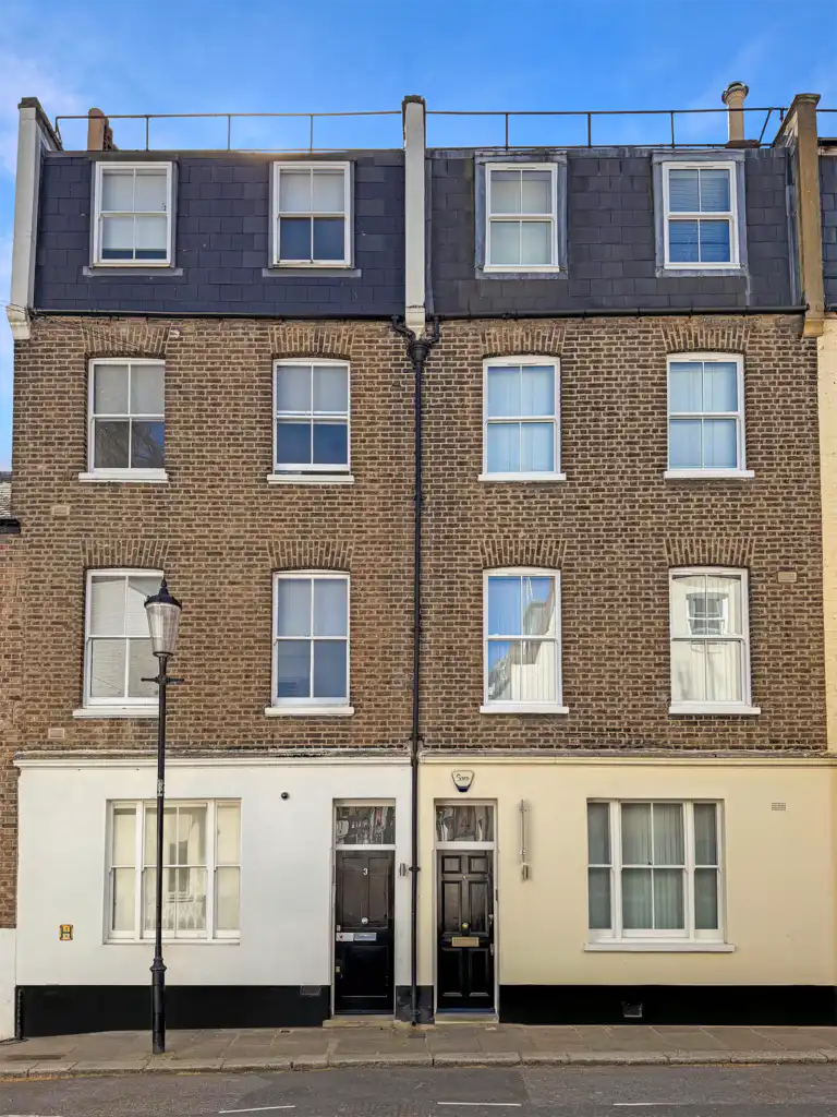 3 Hornton Place